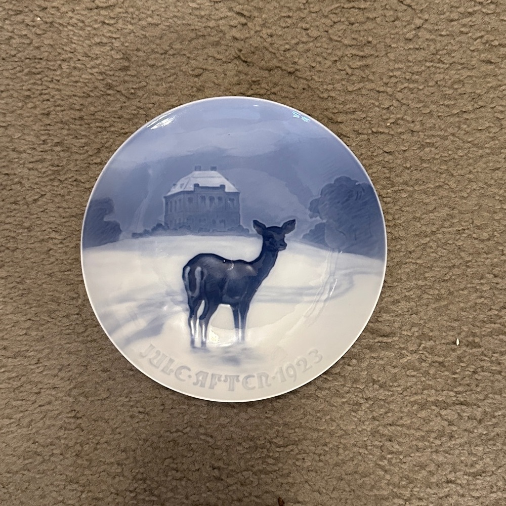 Bing & Grondahl  1923 Christmas plate